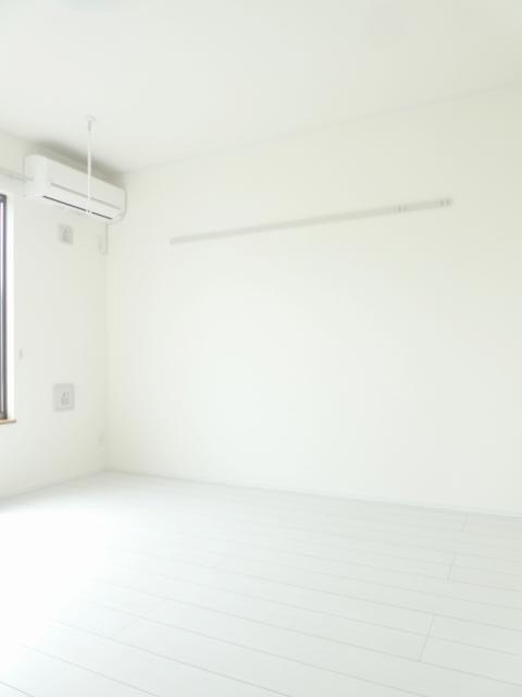 拡大写真:エレファントⅢ 1階108の室内