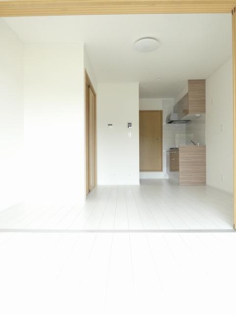 拡大写真:エレファントⅢ 1階205の室内