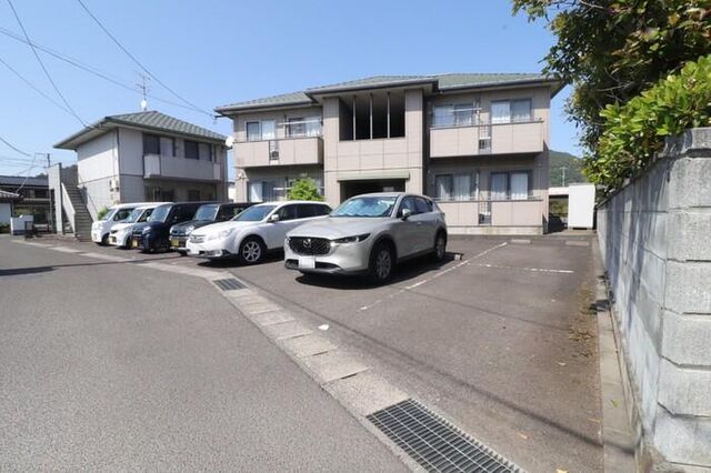 拡大写真:プレーンウォーク B 1階101の外観写真(昼)