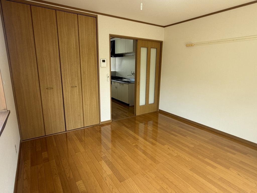 拡大写真:エスティー長峰 2階203のクローゼット・閉