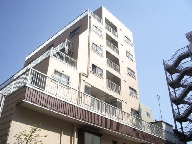 写真：足立区竹の塚６丁目の外観