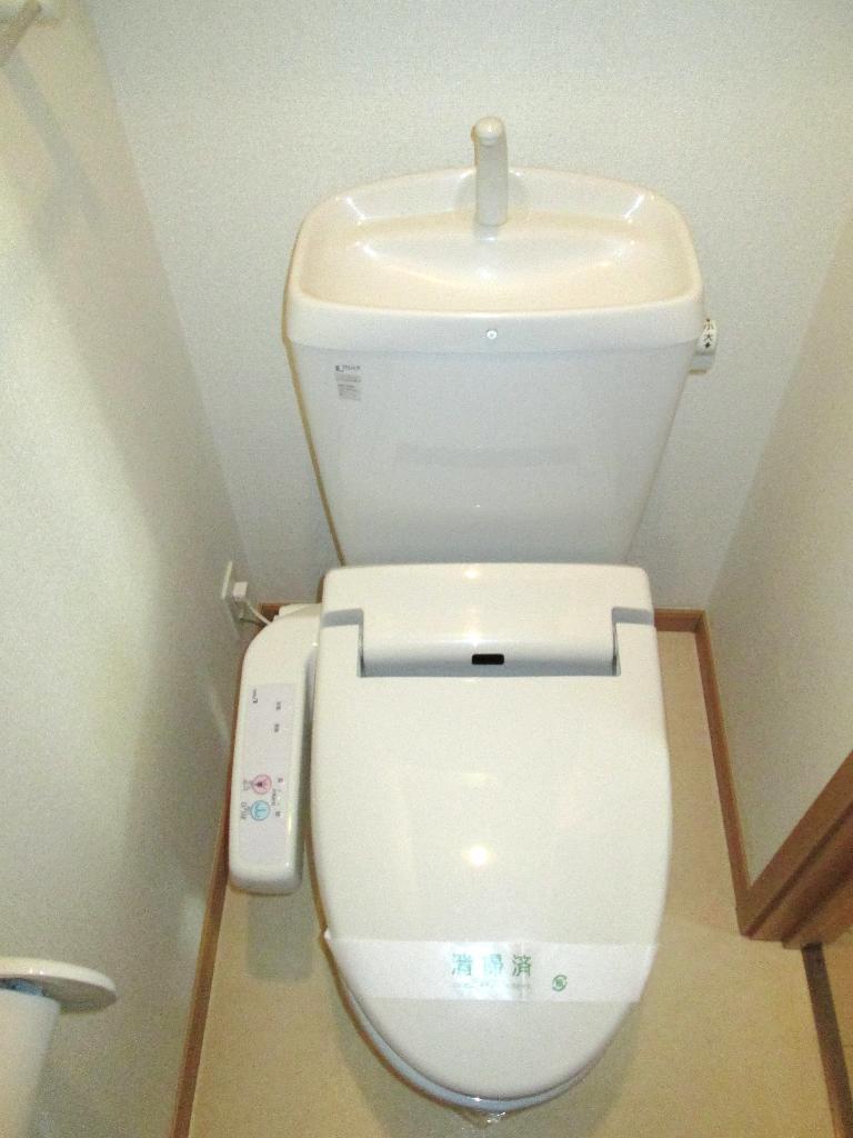 拡大写真：諫早市多良見町中里 1階101のトイレ