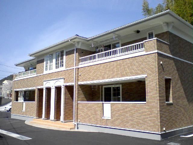 拡大写真：諫早市久山町 1階102の外観写真（昼）