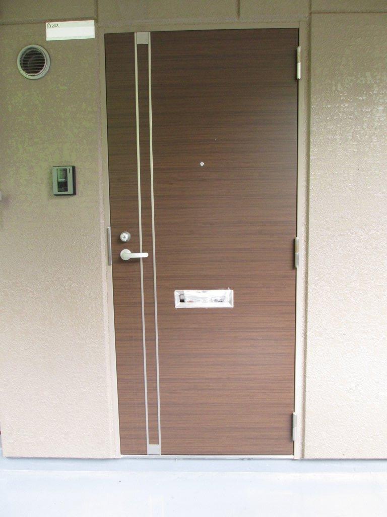 拡大写真：諫早市栗面町 2階205の玄関