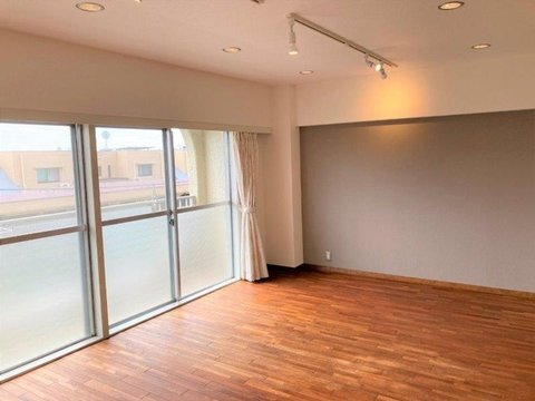拡大写真：芦屋市翠ケ丘町 4階4のリビング