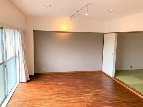 拡大写真：芦屋市翠ケ丘町 4階4のリビング