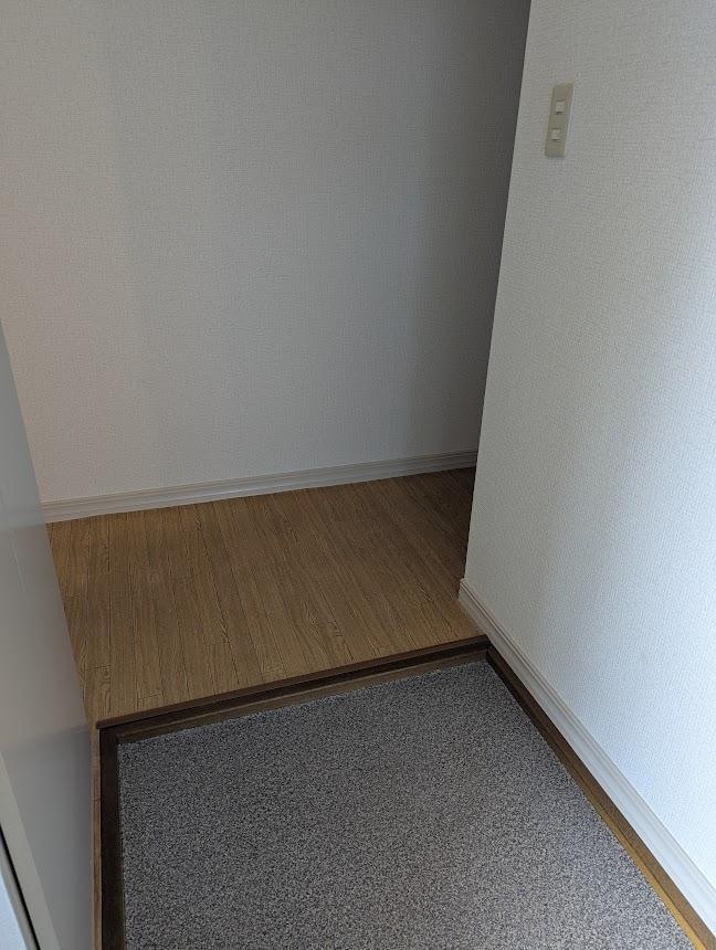 拡大写真:エスキーナ芦屋 2階201の玄関