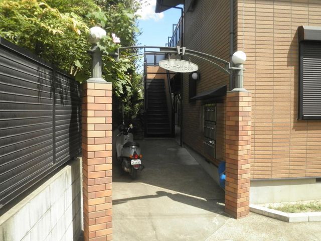 拡大写真:ロヴィーネ打出小槌 1階103の外観写真(昼)