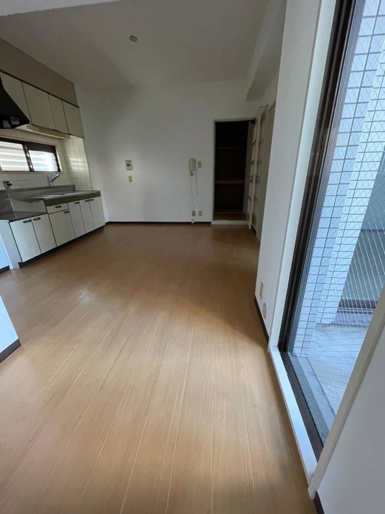 拡大写真:パインハイツ西芦屋 2階201の廊下