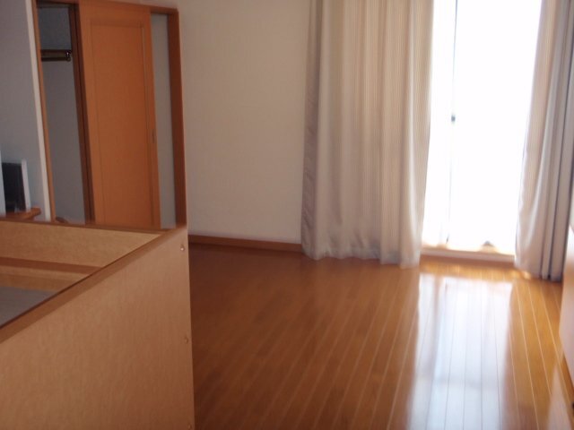 拡大写真：津山市東一宮 3階204の寝室