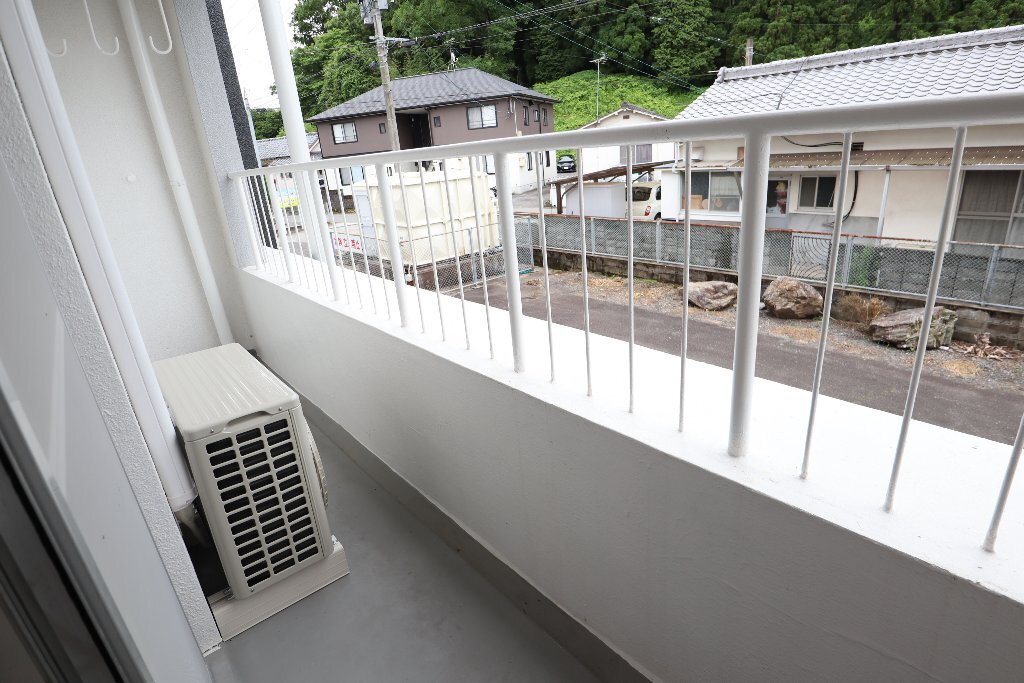 拡大写真：リルームス三重町Ⅱ 2階2のベランダ