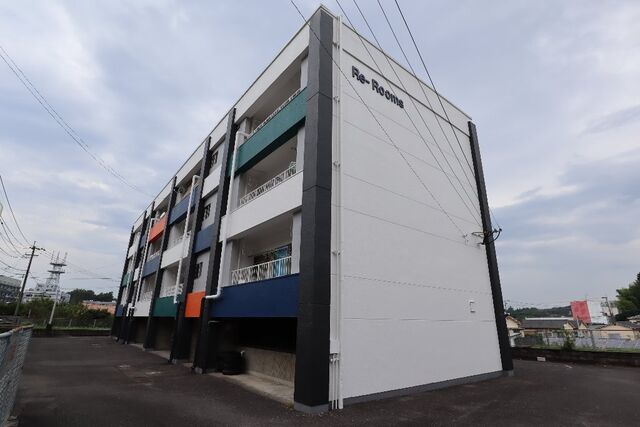 拡大写真：リルームス三重町Ⅱ 2階2の外観写真（昼）