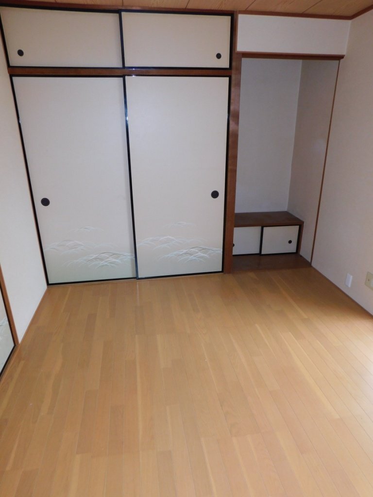 拡大写真：寝屋川市高宮栄町 3階33の洋室