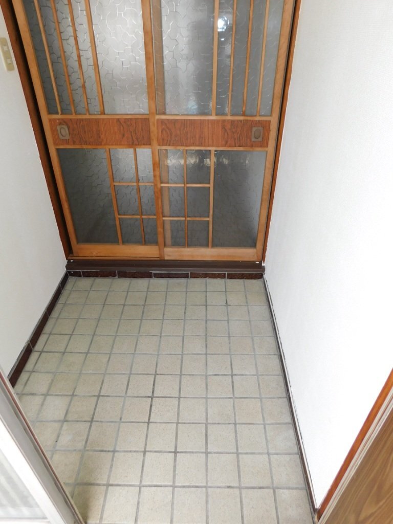 拡大写真：寝屋川市高宮栄町 3階33の玄関