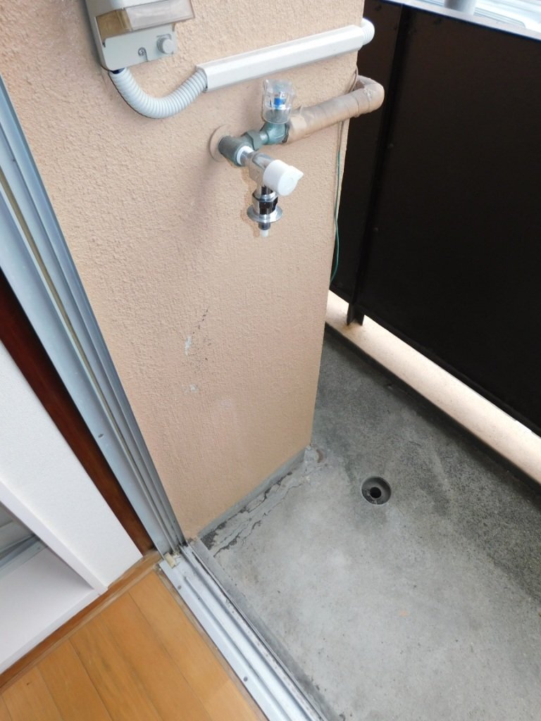 拡大写真：寝屋川市高宮栄町 3階33の洗濯機置場
