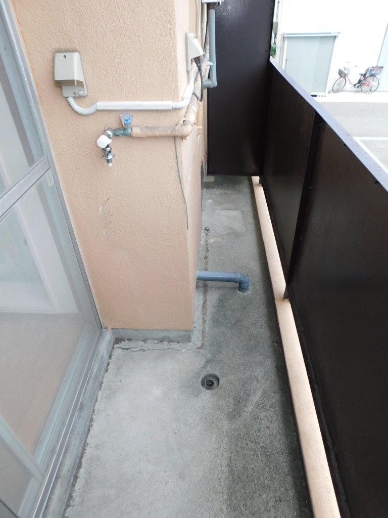 拡大写真：寝屋川市高宮栄町 3階33のベランダ