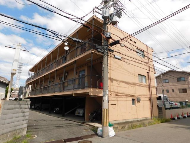 拡大写真：寝屋川市高宮栄町 3階33の外観写真（昼）