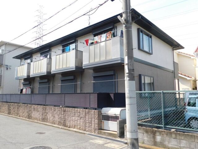 拡大写真：アドマーニ 2階201の外観写真（昼）
