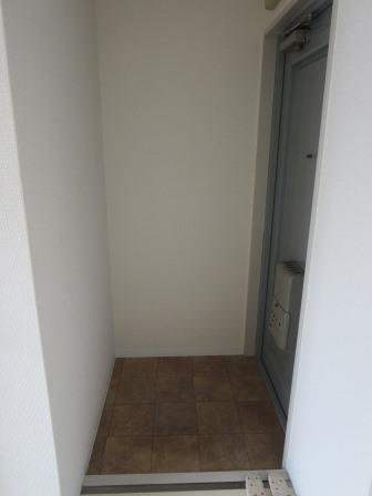 拡大写真：ペントハウス２１ 4階403の玄関