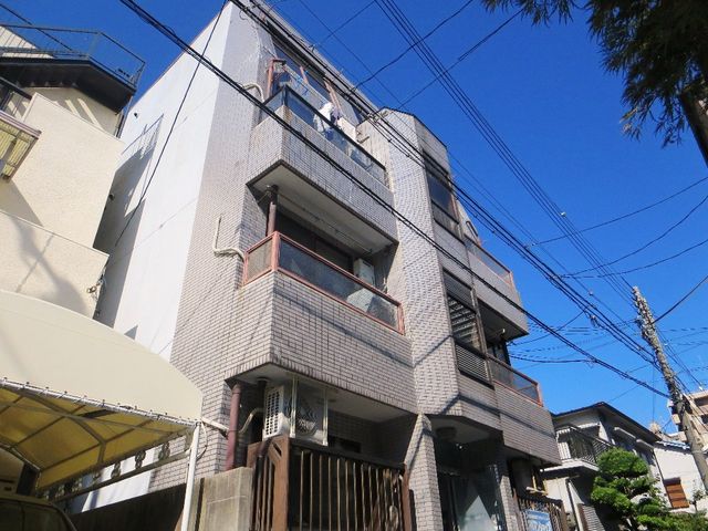 拡大写真：ペントハウス２１ 4階403の外観写真（昼）