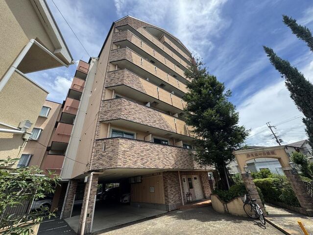 拡大写真:ルミエール星田 2階202の外観写真(昼)