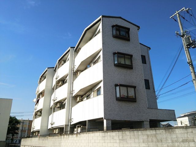 拡大写真：山口ハイツ 4階502の外観写真（昼）