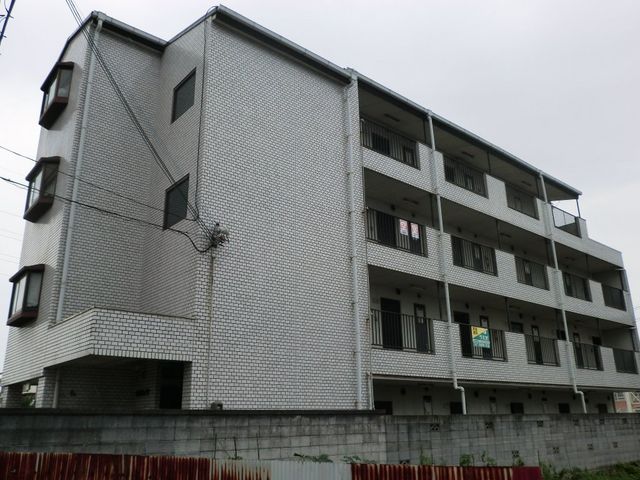 拡大写真：山口ハイツ 4階502の外観写真（昼）