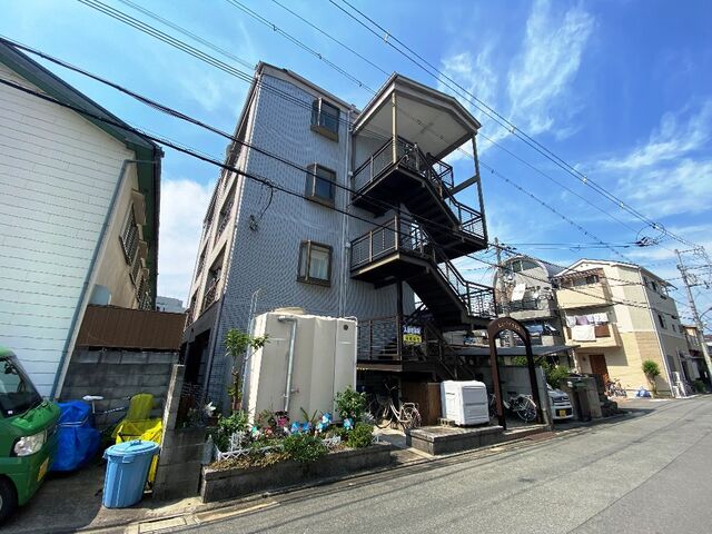 拡大写真：ビューハイツ北斗 3階301の外観写真（昼）