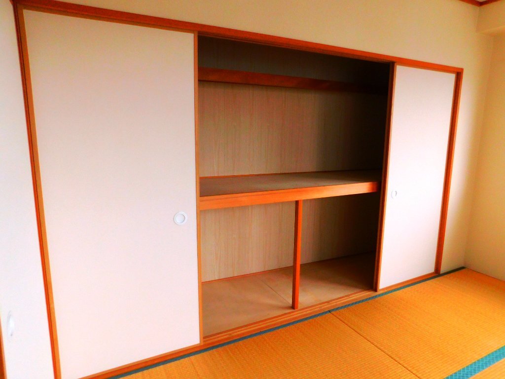拡大写真：新橋ハーバー 4階401の収納