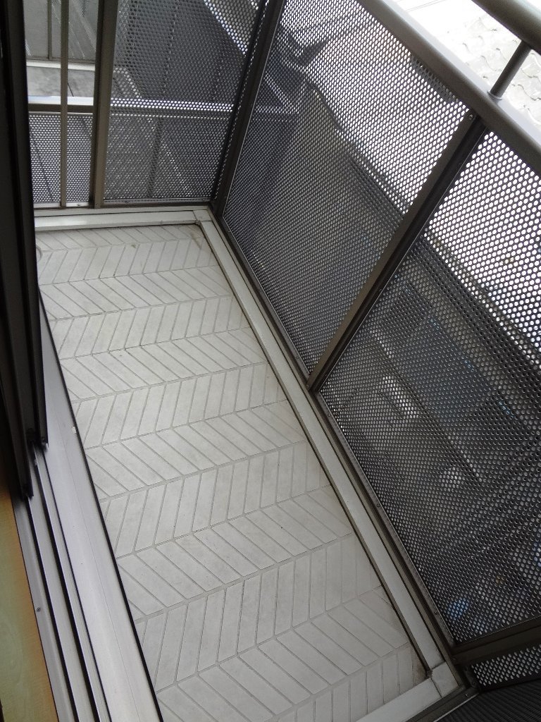 拡大写真：パセオ御堂町 2階201のベランダ