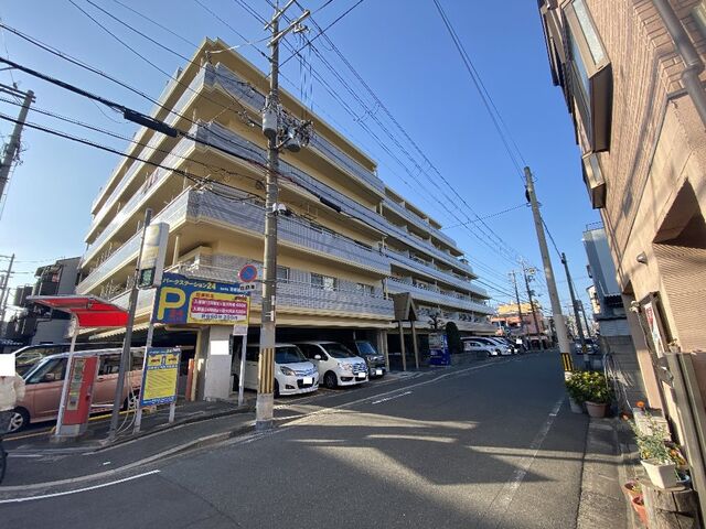 拡大写真：ブランドールMⅢ 4階414の外観写真（昼）