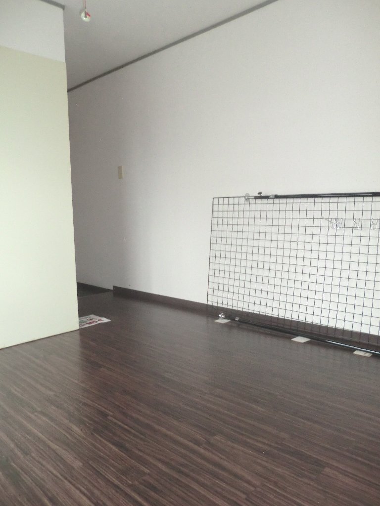 拡大写真：本町ハイツ 2階201の洋室