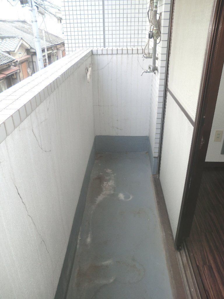 拡大写真：本町ハイツ 2階201のベランダ