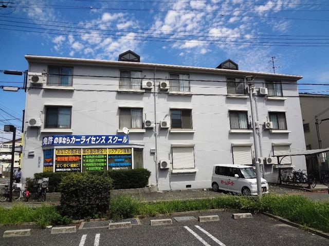 拡大写真：Ｋ・メゾンドール辻 1階103の外観写真（昼）
