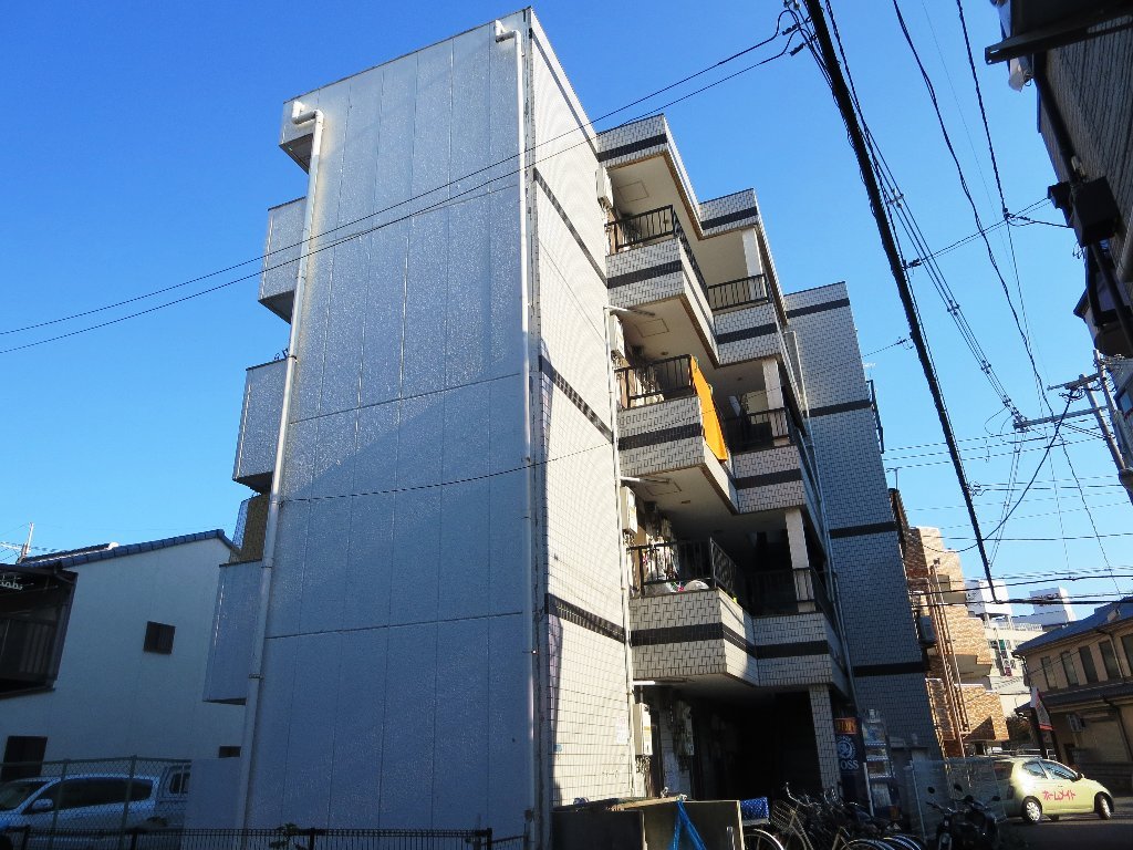 写真：住地八坂マンションの外観