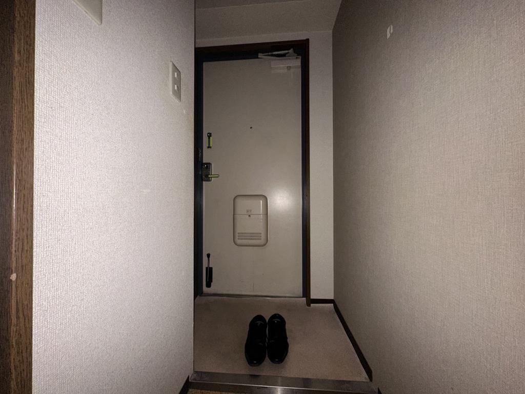 拡大写真:ロジュマン門真 7階704の玄関