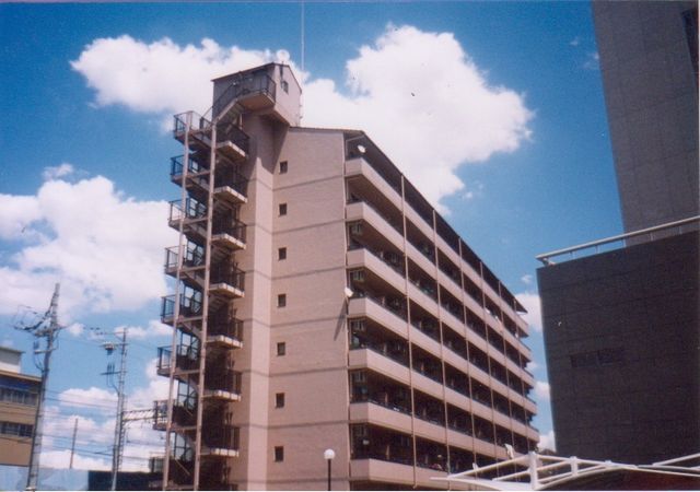 ロジュマン門真の外観