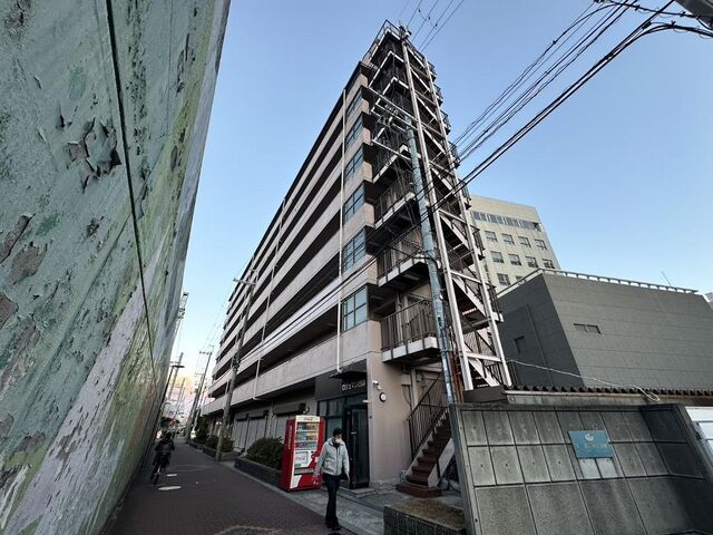 拡大写真:ロジュマン門真 7階704の外観写真(昼)