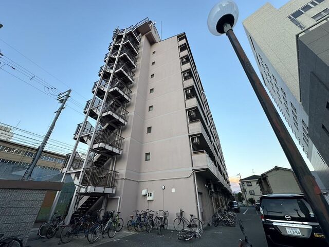 拡大写真:ロジュマン門真 7階704の外観写真(昼)