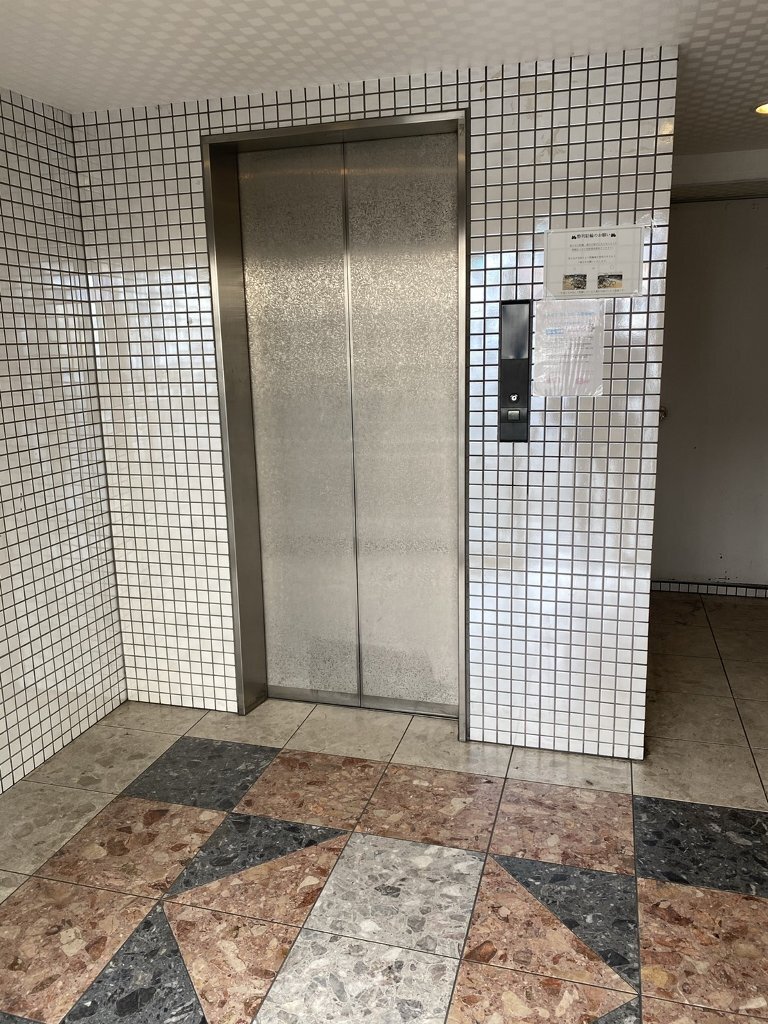 拡大写真:EAST BLDG 2階202の共有部分
