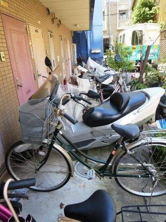 拡大写真：まるきハイツ東大利 2階203の共有部分
