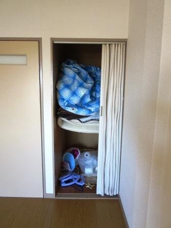 拡大写真：まるきハイツ東大利 2階203の収納