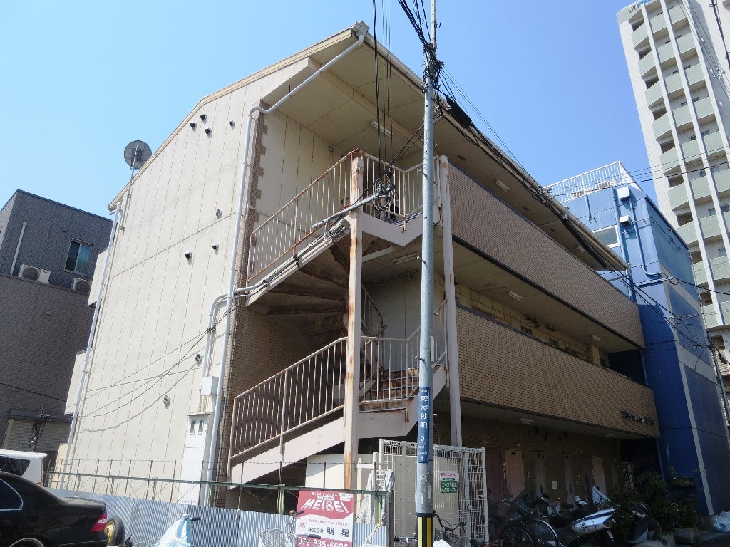 写真：まるきハイツ東大利の外観