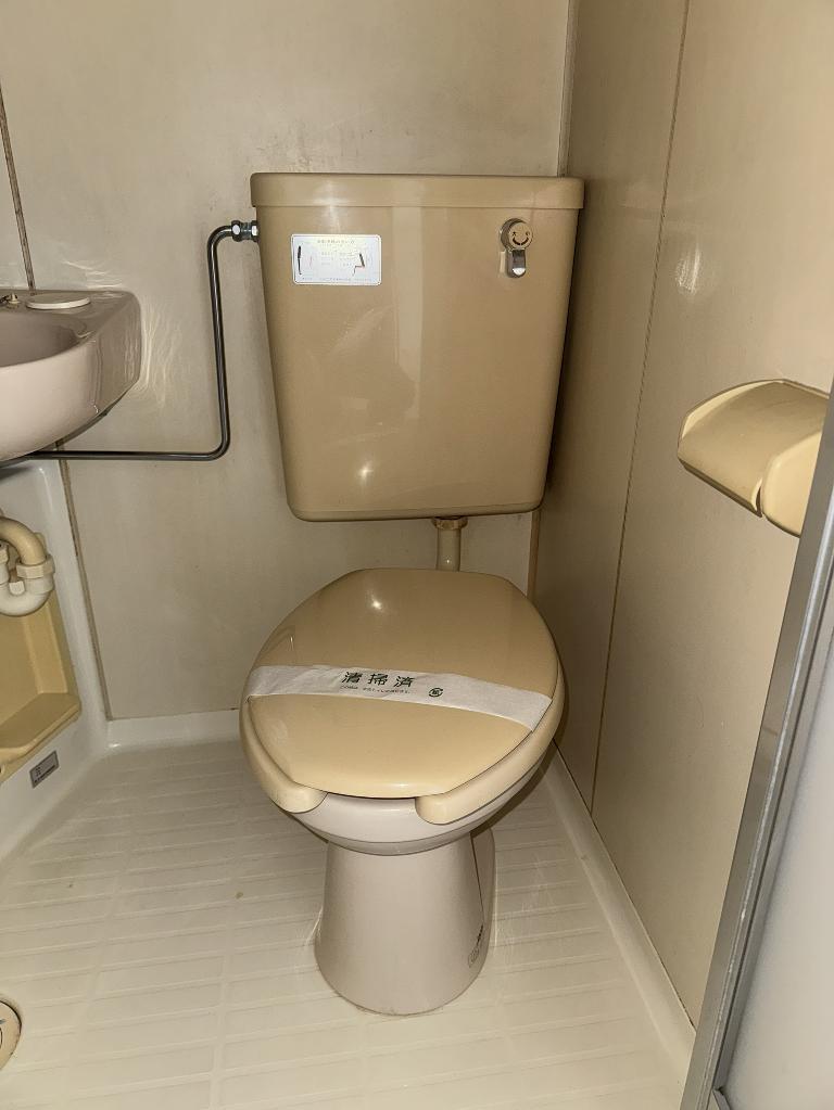 拡大写真:寝屋川市池田中町 4階503のシャワー付トイレ