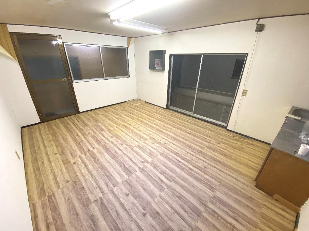 拡大写真：佐太東町1-38-19倉庫 1のリビング
