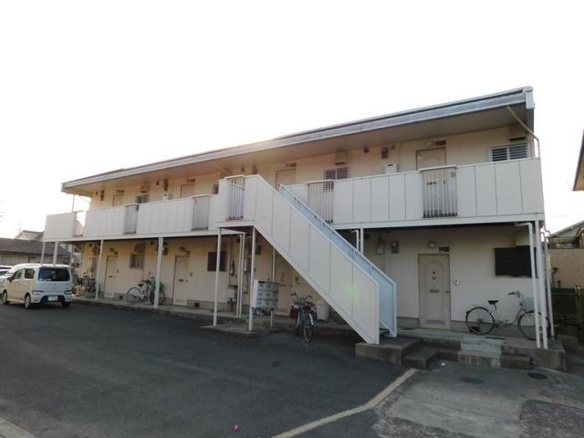 拡大写真：四條畷市南野４丁目 2階205の外観写真（昼）