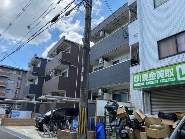 拡大写真：フジパレス萱島信和町Ⅰ番館 3階303の外観写真（昼）
