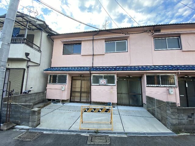 拡大写真：大久保町２丁目貸家 2階1の外観写真（昼）