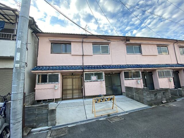 拡大写真：大久保町２丁目貸家 2階1の外観写真（昼）