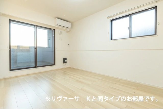 拡大写真:スカースデールⅢ 2階202の室内